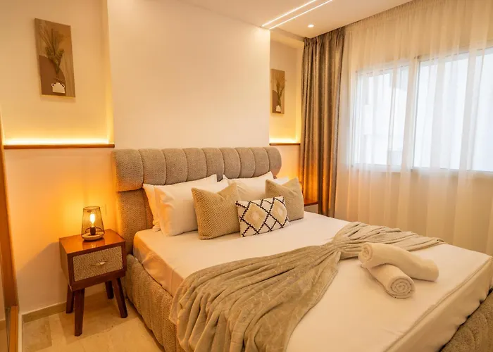 Cosy Place, Charmant 2 Chambres Neuf, Proche Golf Royal & Parc Perdicaris, 15\' Du Cap Spartel & Du Centre Ville