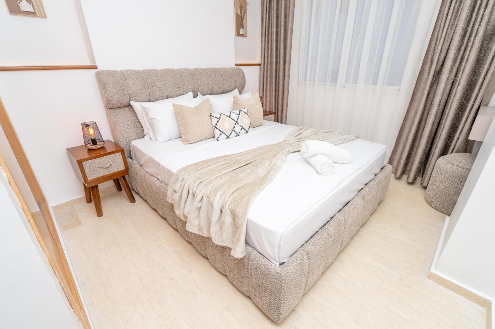 Cosy Place, 2 Neuf, Proche Golf Royal & Parc Perdicaris, 15' Du Cap Spartel & Du Centre Apartment Tangier